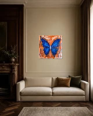 BUTTERFLY MATRIX SHINE shown in Classic Living Room