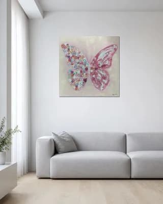 BUTTERFLY MATRIX SPRING shown in Minimalist Living Room