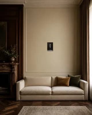 FRIZZANTE shown in Classic Living Room