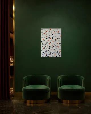 NEW YORK shown in Hotel Lounge